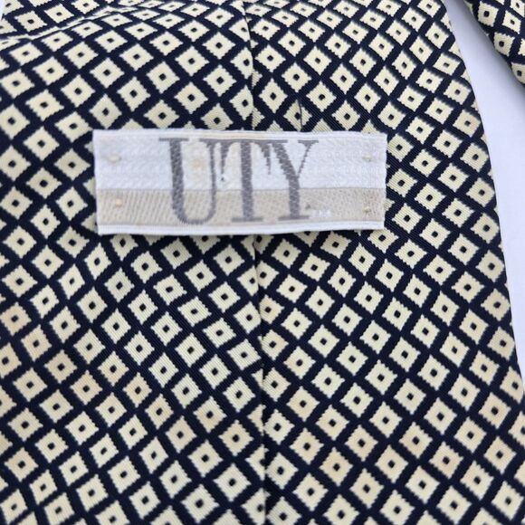 Mens Necktie 100% Polyester UTY Made USA Fabric Geometric Pattern 60 X 4 Inch - Picture 4 of 6
